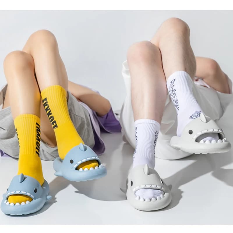 Men Shark Slippers Cloud Clapper Male Slides Summer Beach Eva Sandals Women Funny Non Slip Home Shoes flip flops Ladies Female