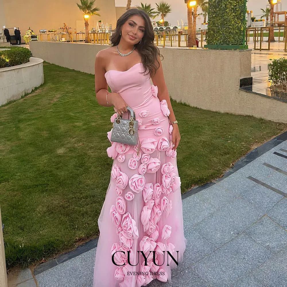 CUYUN Abiti da ballo lunghi con fiori 3D rosa Abito da festa senza spalline di lusso con abito da sera personalizzato con spacco per occasioni speciali