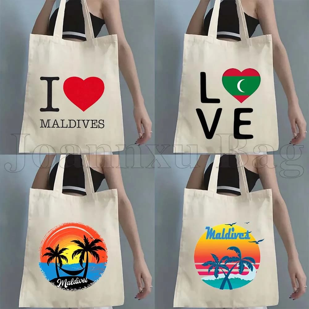 Reusable canvas shopper bag with flag and map of Maldives, gift for woman, for spending and summer leisure on the beach