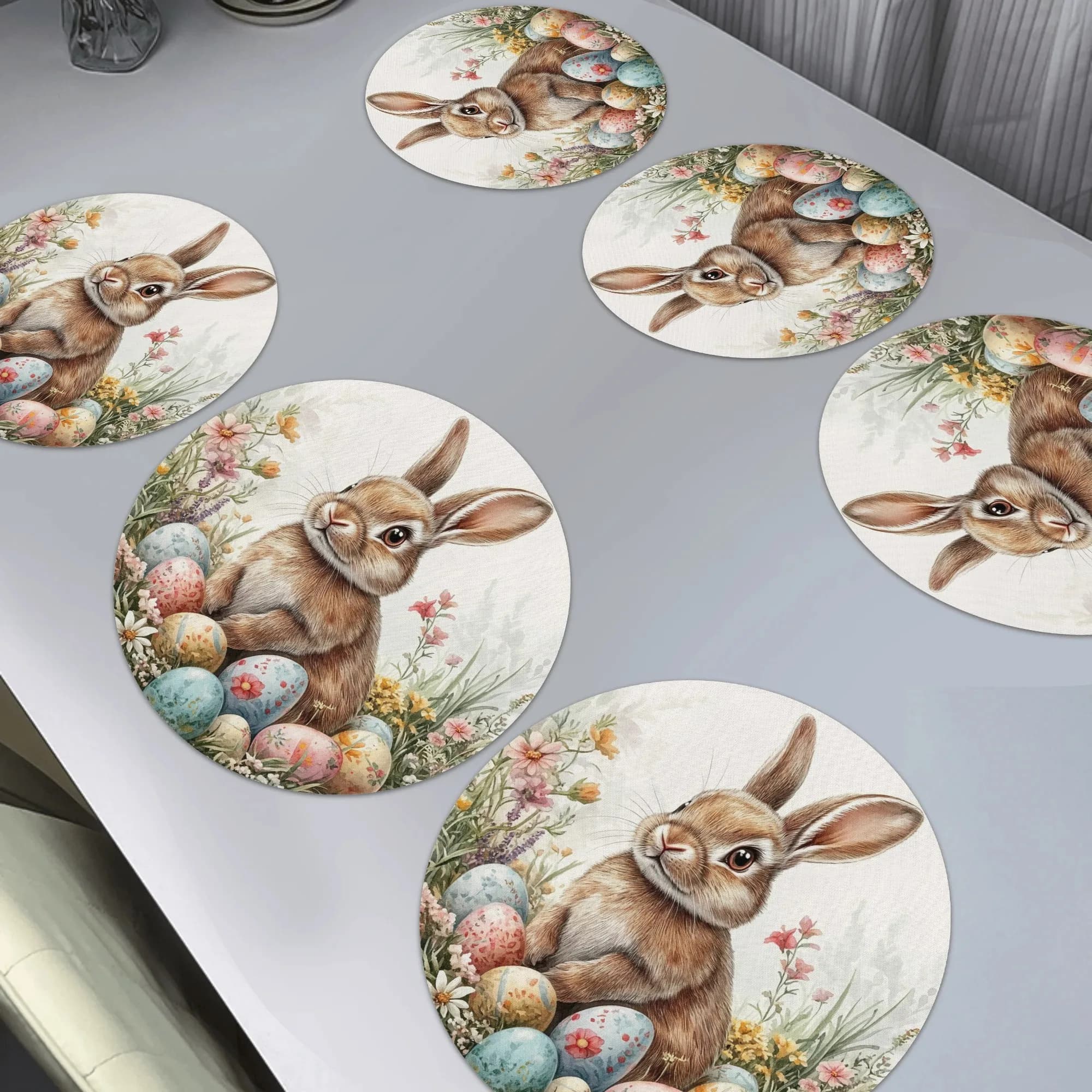 VIKAMA 4/6/8/10 pezzi Tovagliette a tema pasquale, uova di Pasqua di coniglio, decorazioni per la tavola per feste primaverili impermeabili e facili da pulire
