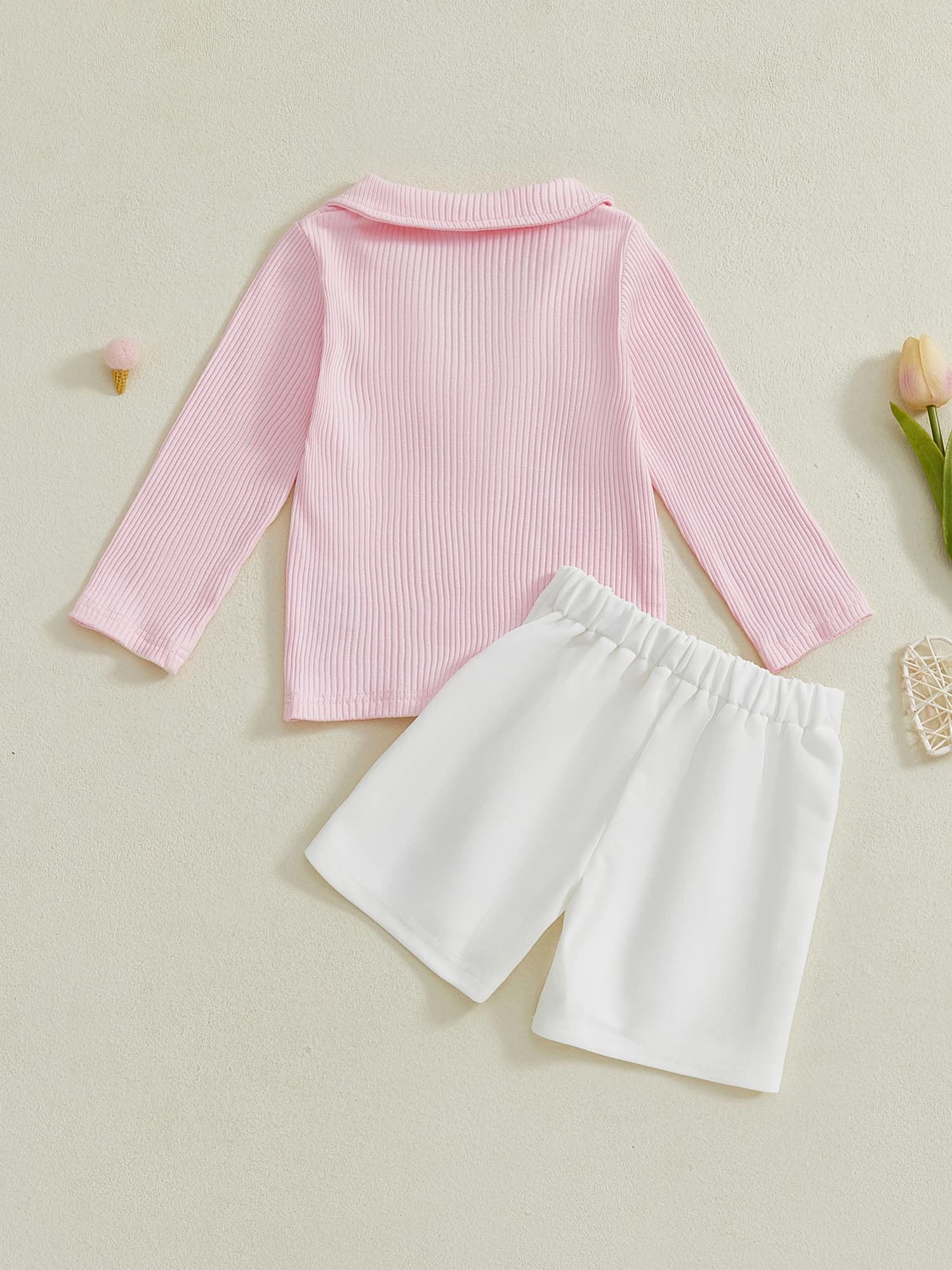 Lovely set of 2 pieces for girls with long sleeved ribbed tops and shorts with 3D flowers - Elegant fashionable set for children