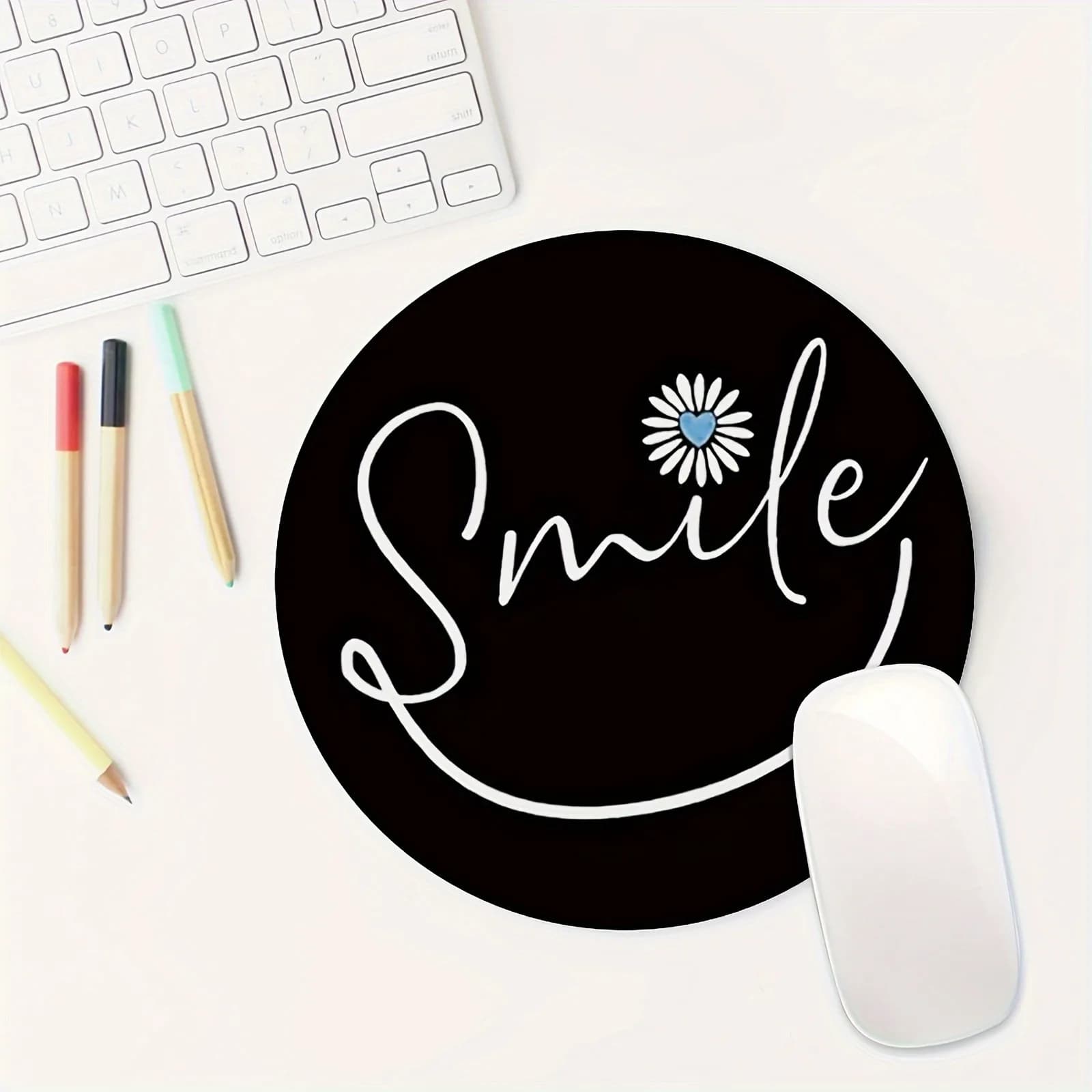 Tappetino per mouse da gioco con motivo sorriso Tappetini per mouse rotondi dal design nero Tappetino da scrivania in gomma antiscivolo adatto per tappeti per computer da ufficio per ragazze