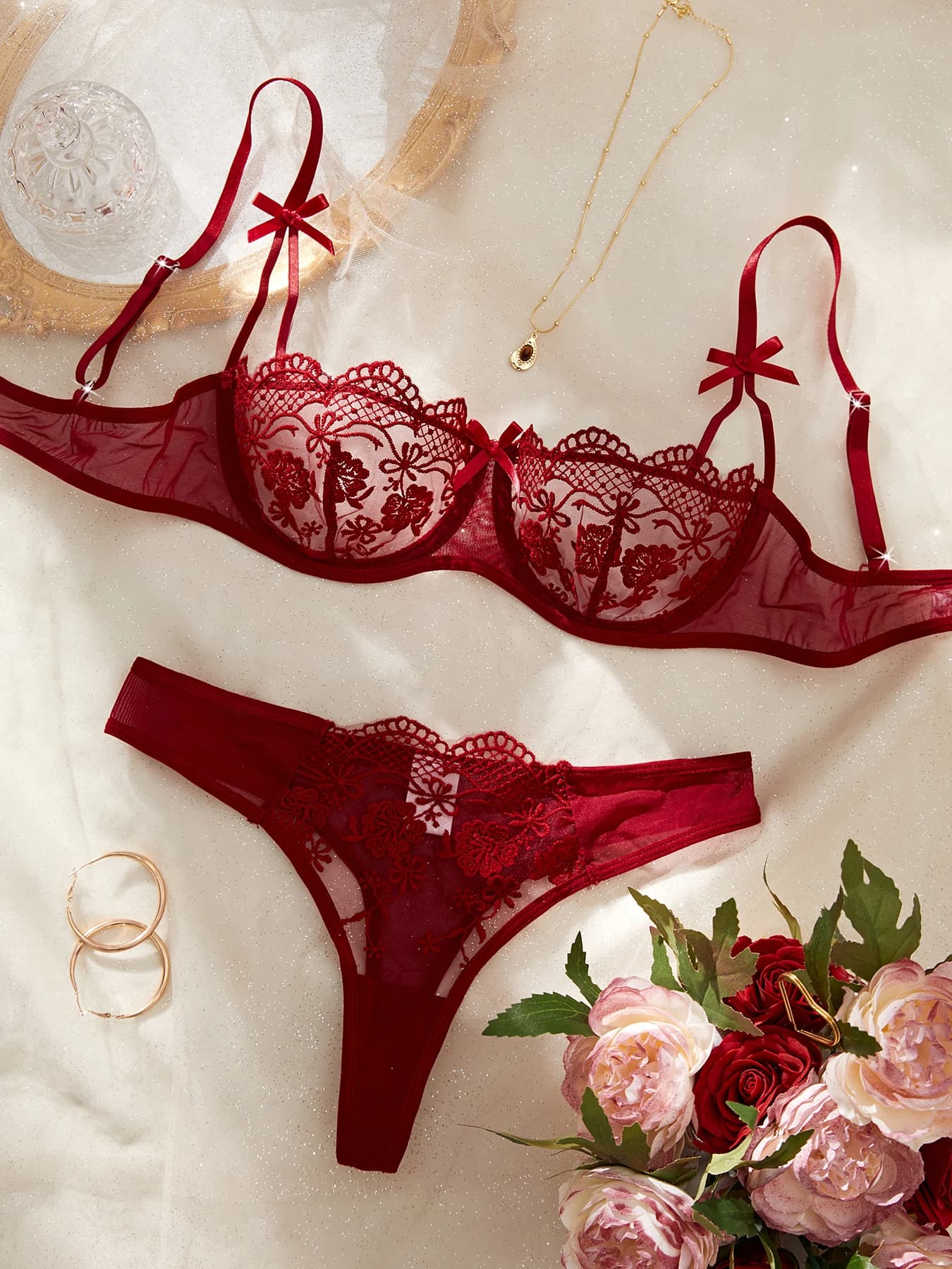 Set di lingerie da donna con ricamo floreale Set di reggiseno trasparente e slip da donna Intimo intimo sexy in raso