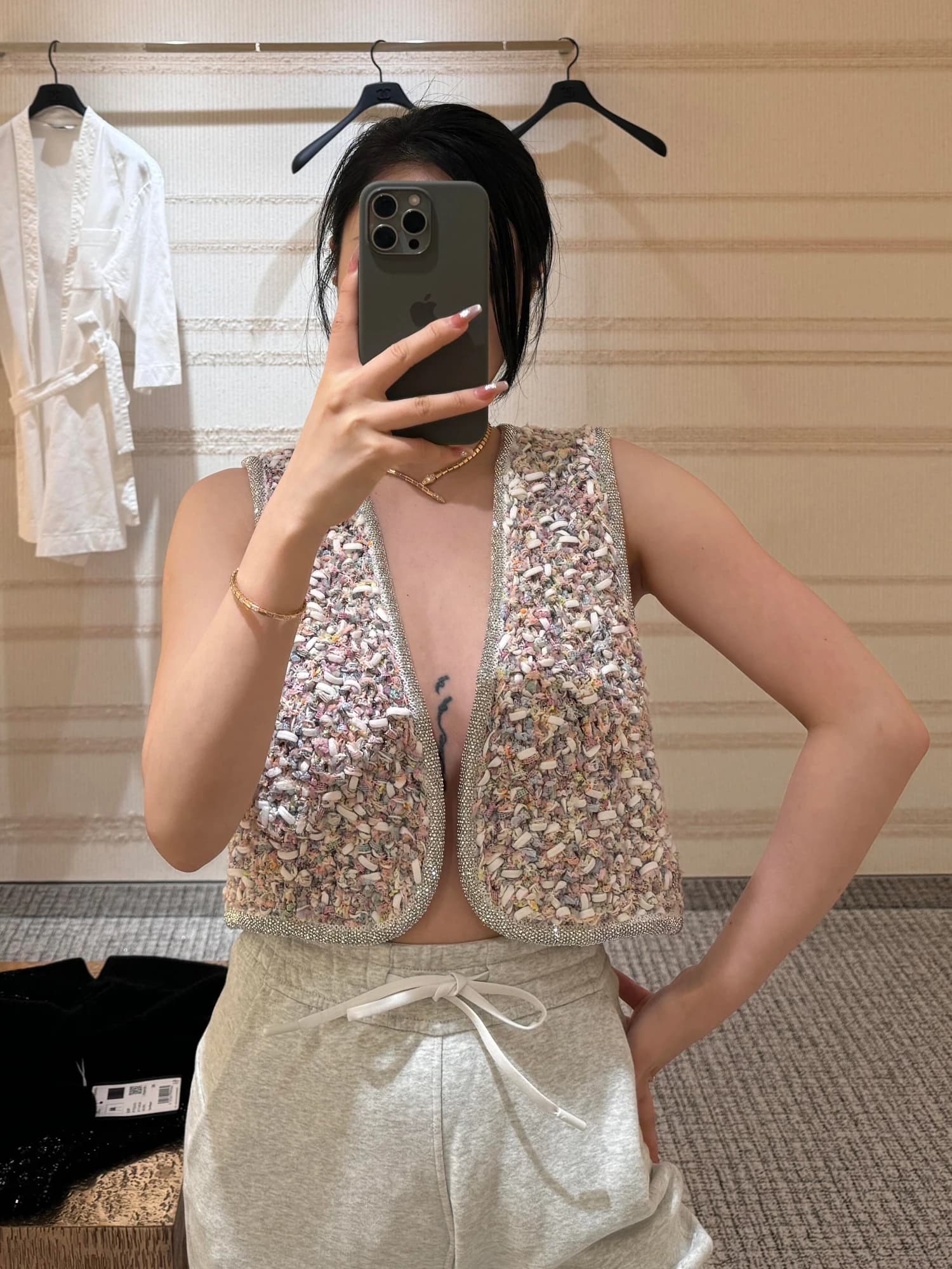 Gilet da Donna Elegante 2026 Nuovo Popolare Unico Bellissimo Top a Strati con Spalle Scoperte Scollo a V Corto in Fibra di Poliestere Spessore Regolare