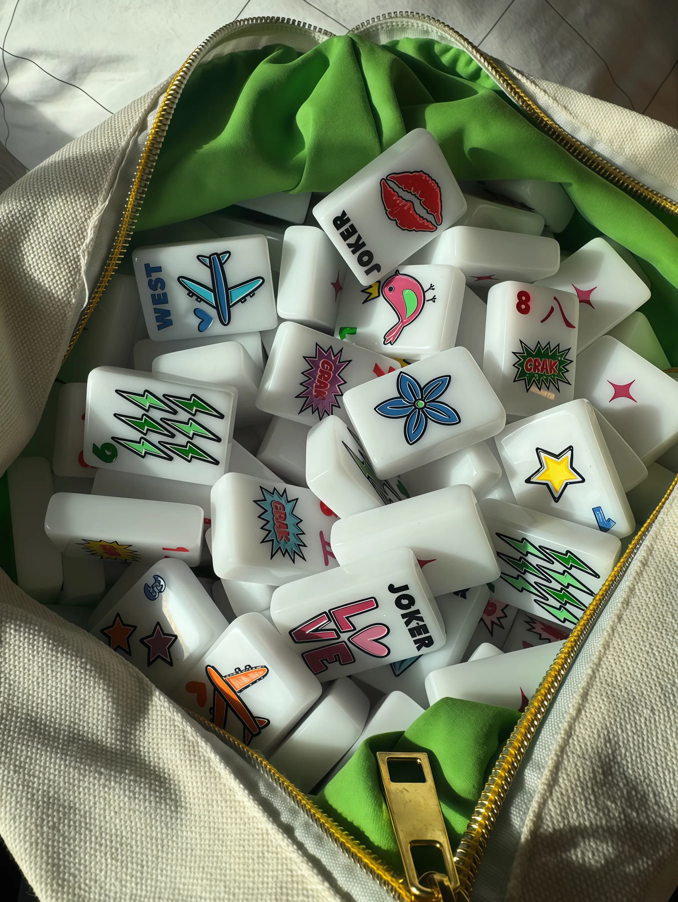 160-Piece American Mahjong Set Color Crush Bright White Eco-Friendly Acrylic Tiles Portable Mahjong Game Set