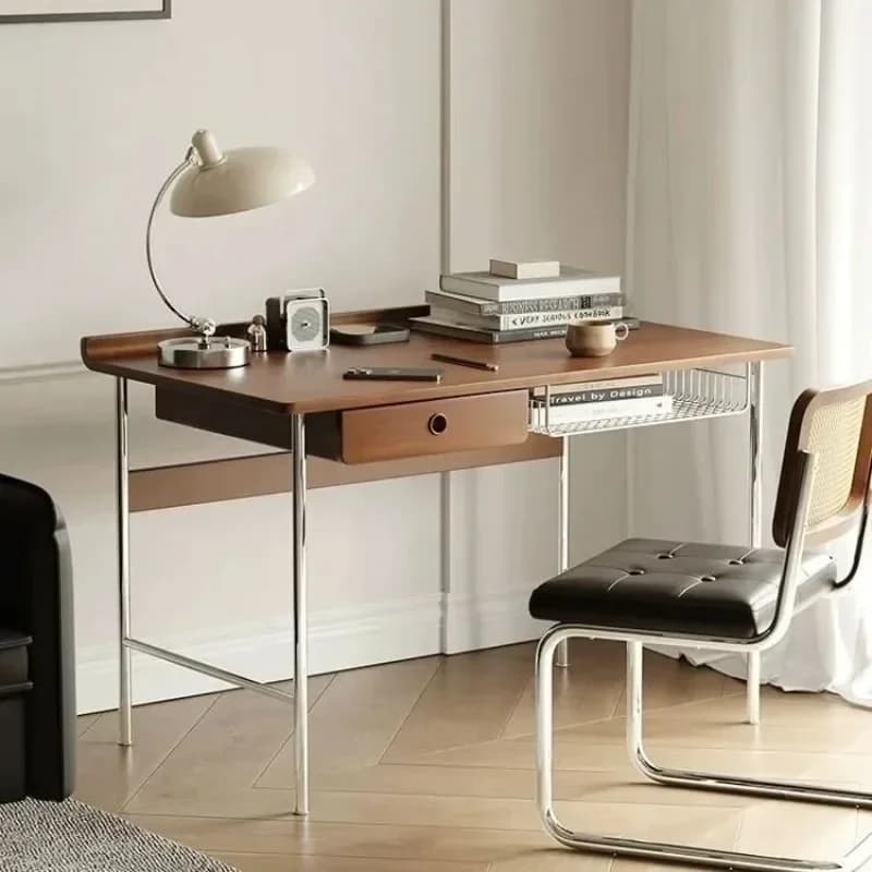 Scrivanie per computer di lusso per camera da letto Nordic piccola scrittura Tavolo per notebook da gioco in legno Ufficio in piedi Mesa Para Laptop Cama Furniture