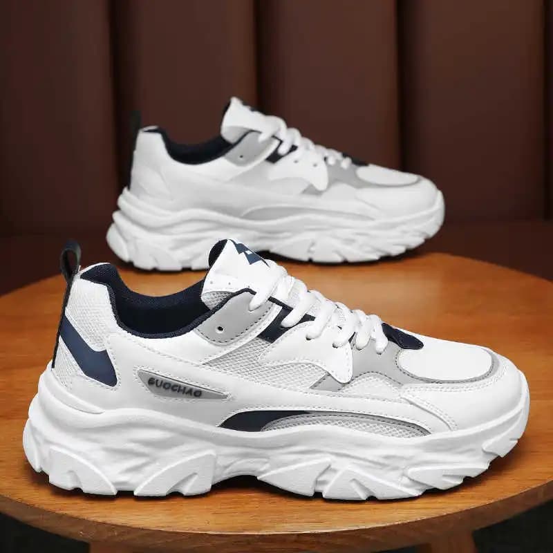 Aumenta l'altezza Campo Scarpe da studente con tacco insolito Scarpe con tacco basso da donna Sneakers Sport Vip Link Styling Drop Shipping Lux