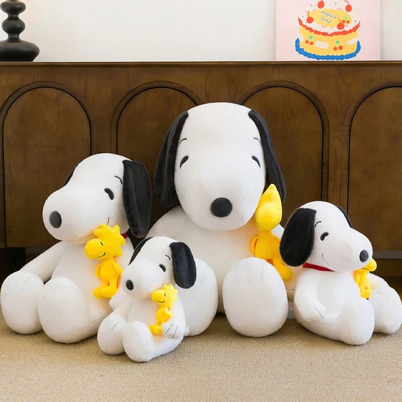 New Snoopy Plush Toy Holding Tucker – Soft Cuddly Stuffed Animal for Kids Birthday Gift Ideal for Cross-Border Wholesale