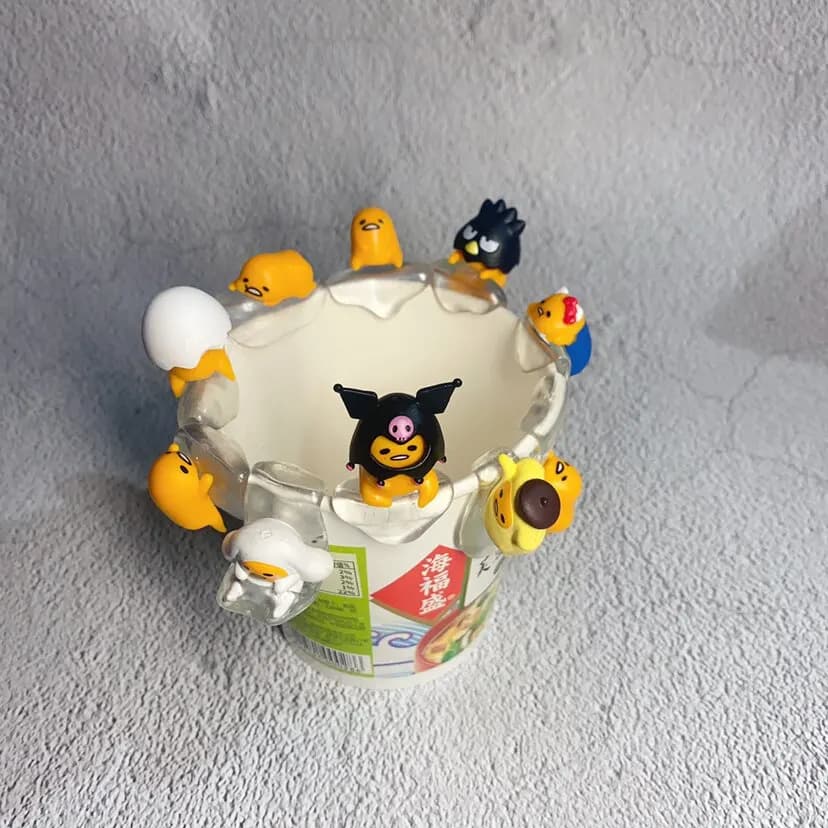 Sanrio Gudetama Cup Edge Mini Figure Blind Toys Sanrio Gudetama Bad Badtz-Maru Cup Hanger Q Version Action Figures Tazze Decorations