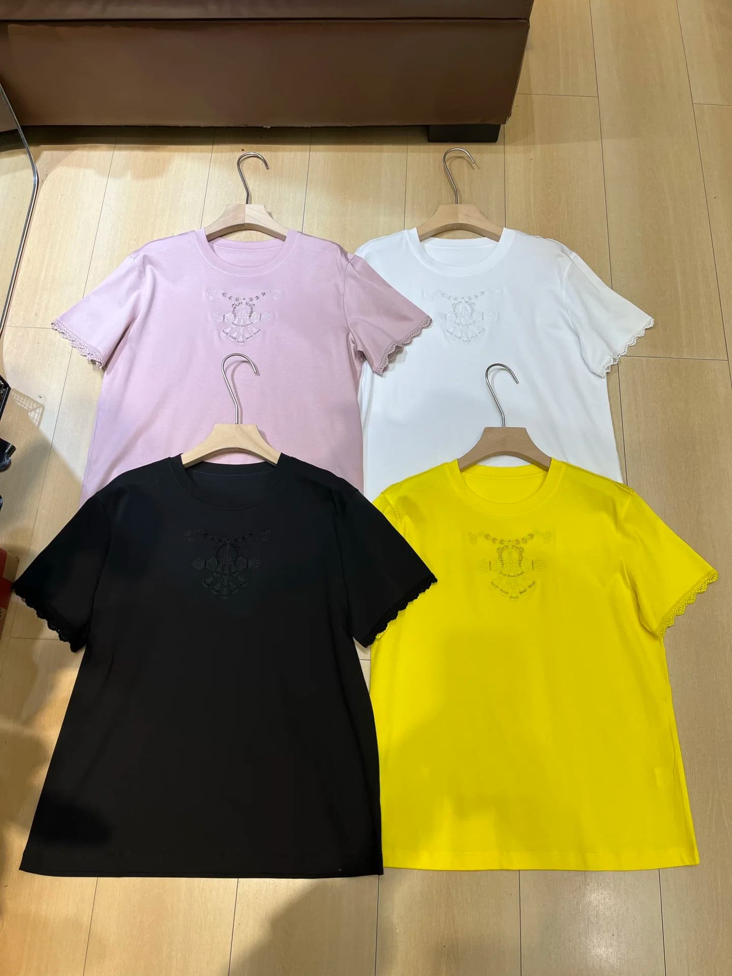 T-shirt in cotone da donna, girocollo, manica corta, con orlo in pizzo ricamato, casual, primavera estate