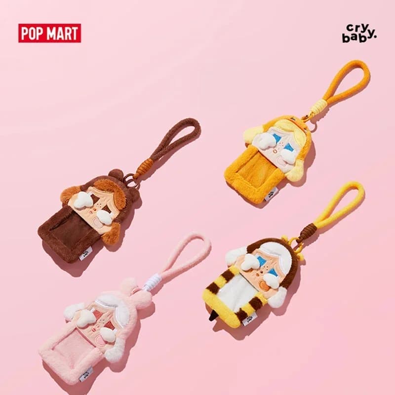 POPMART CRYBABY Piangere di nuovo Serie Porta carte di peluche Scatola casuale cieca alla moda Scatola misteriosa Indovina borsa Action Figure Regalo a sorpresa