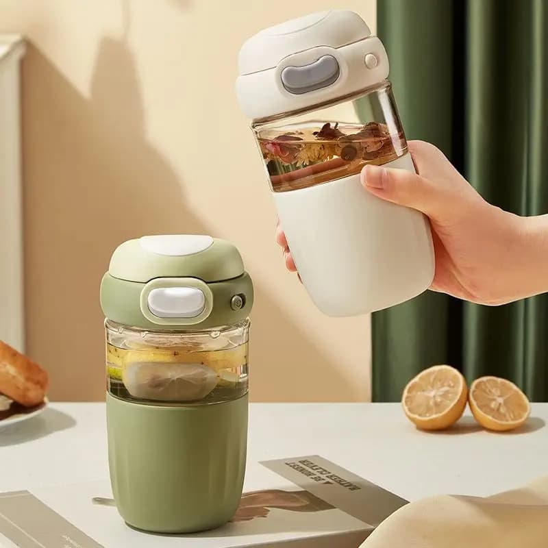 Bottiglia d'acqua in vetro da campeggio esterna ad alto borosilicato con protezione in silicone senza BPA da 450 ml