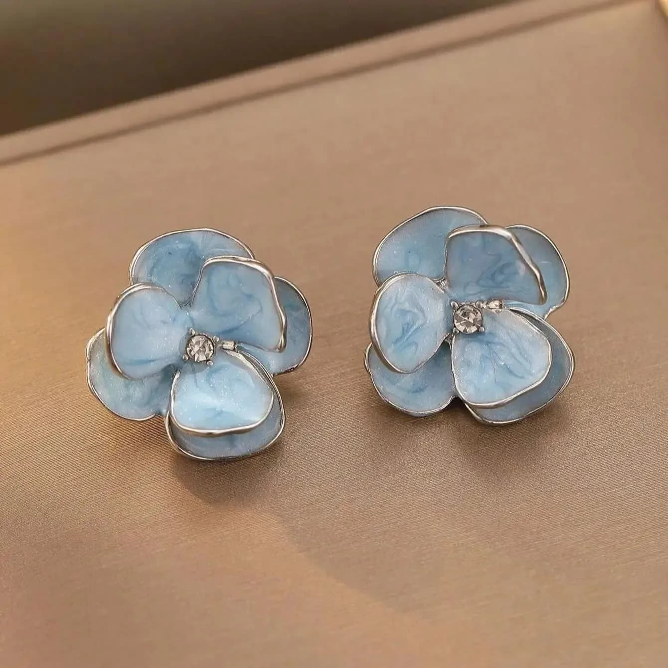 New Fashion Sweet Design Primavera/Estate Blu Rosa Smalto Fiore Luce Orecchini di fascia alta di lusso Regali per feste per gioielli da donna