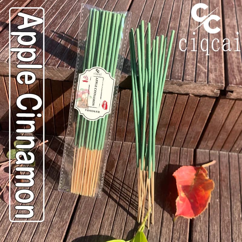 Apple Cinnamon Scented Premium Incense Sticks, 12cm / 4.72inch Natural Aromatherapy Incense Sticks, Made Purely by Hand from Apple and Cinnamon Fragrant Powder, with a Strong and Long-Lasting Scent, Refreshing and Invigorating, Purifying the Air, Suitable for Home, Office, Hotels, Clubs, Etc., in a Luxurious Box, an Ideal Holiday Gift