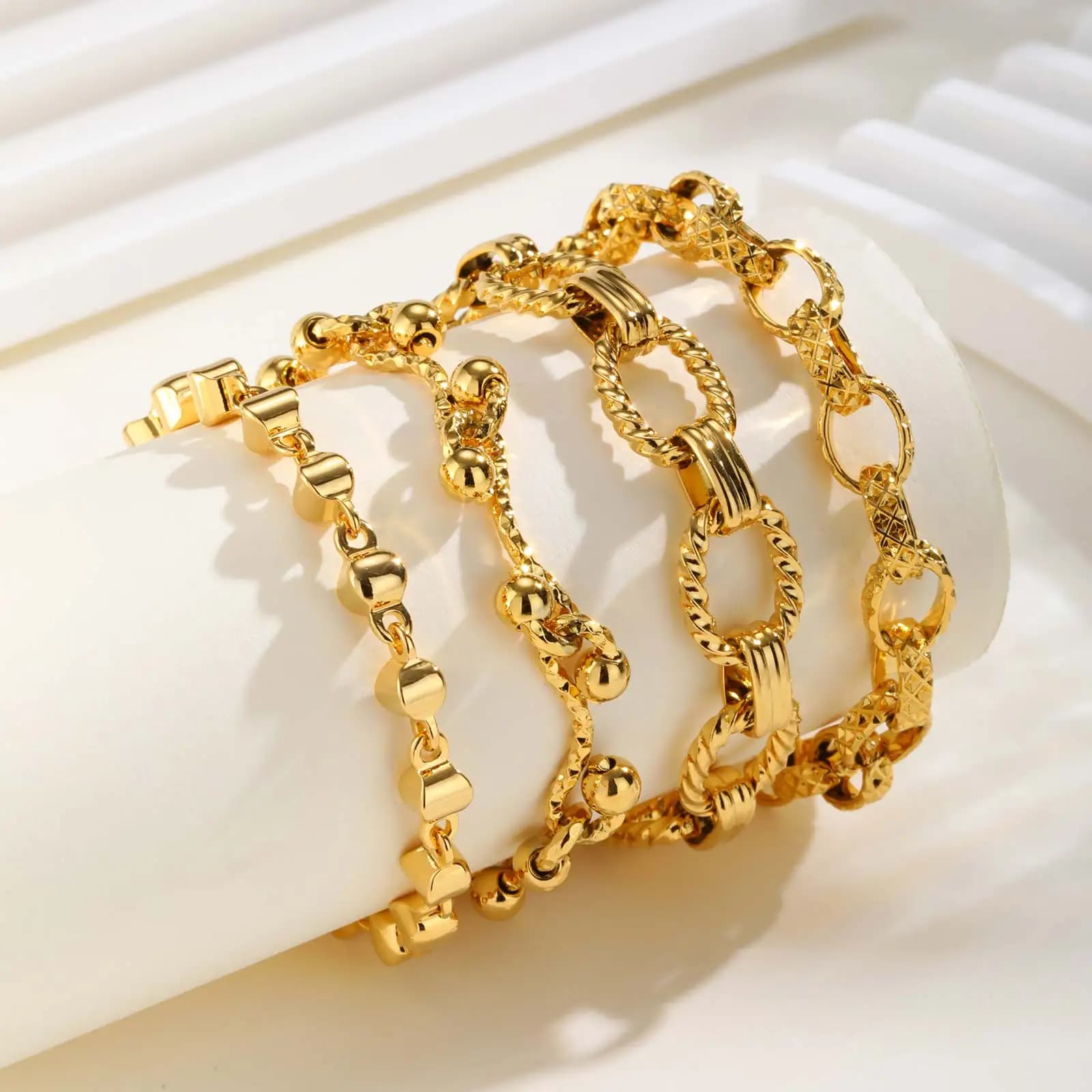 Braccialetti geometrici minimalisti in acciaio inossidabile Bracciale a catena spessa placcata oro 18 carati per gioielli di lusso impermeabili da donna