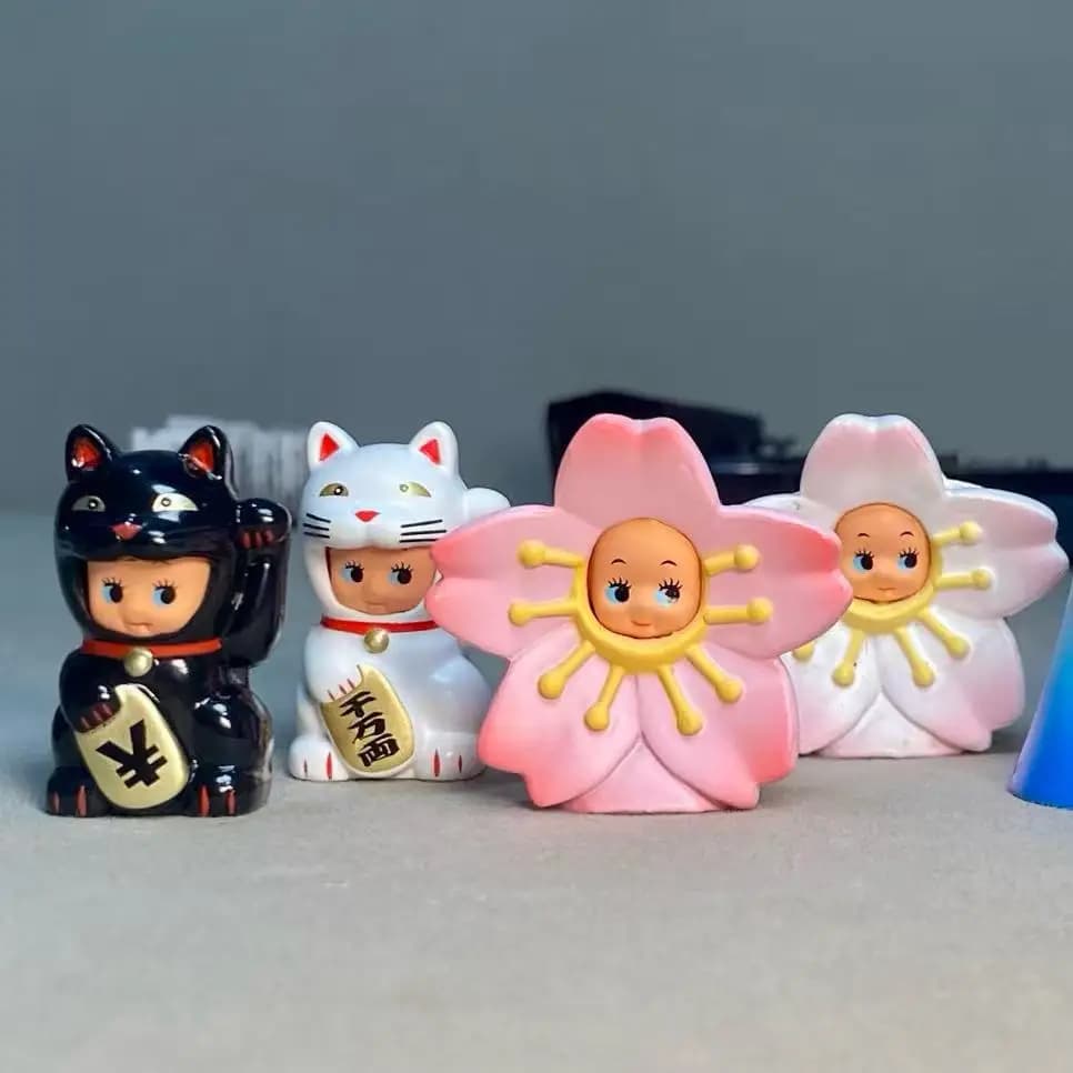 Mini Action Figure Chibi a Tema Gatto Portafortuna con Monte Fuji e Fiori di Ciliegio, Scatola a Sorpresa, Decorazione da Scrivania, Regali a Sorpresa