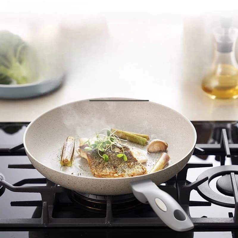 Macmillstone non-stick pan for domestic use, flat bottom pan for steaks, 28 cm gas cooker suitable