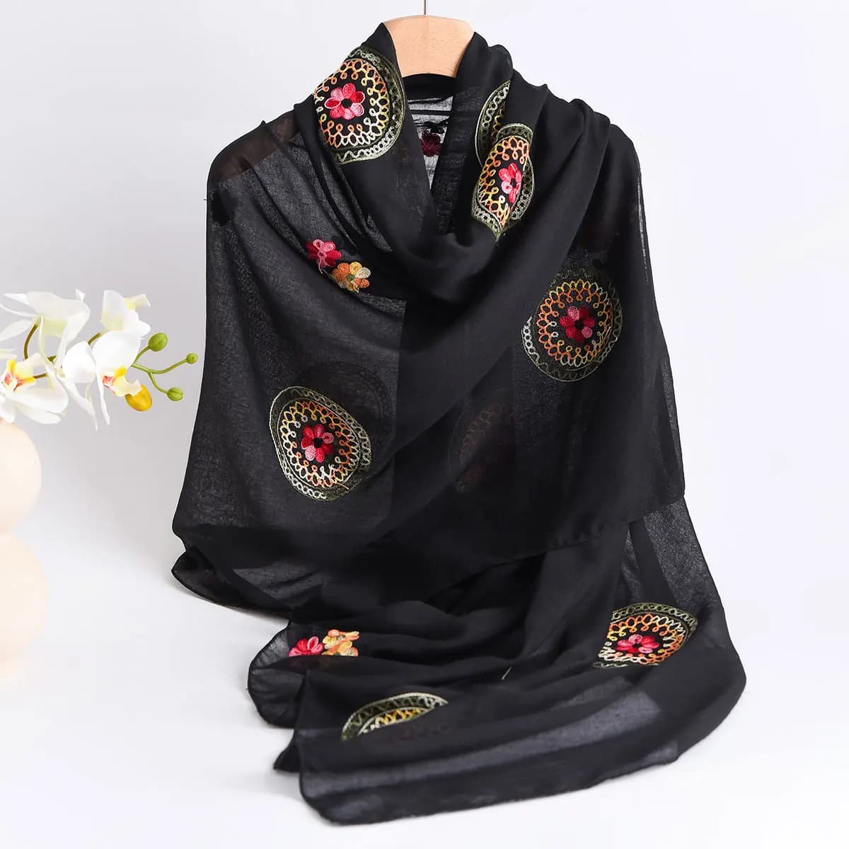Embroidered cotton and linen scarf light and breathable new summer Scarf with soft women sun protection shawl fashionable in ethnic style