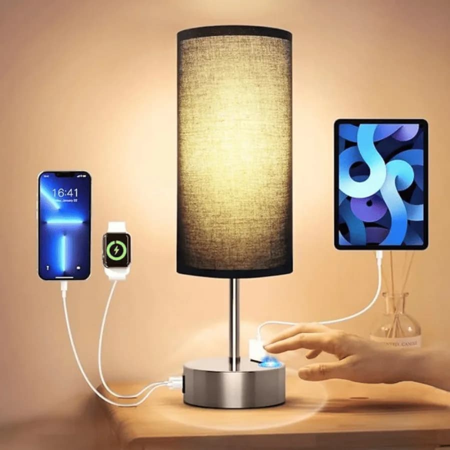 Lampada da Comodino Compatta con Controllo Touch, Porte di Ricarica USB A+C, Presa AC, Dimmerabile a 3 Livelli, con Rivestimento in Lino
