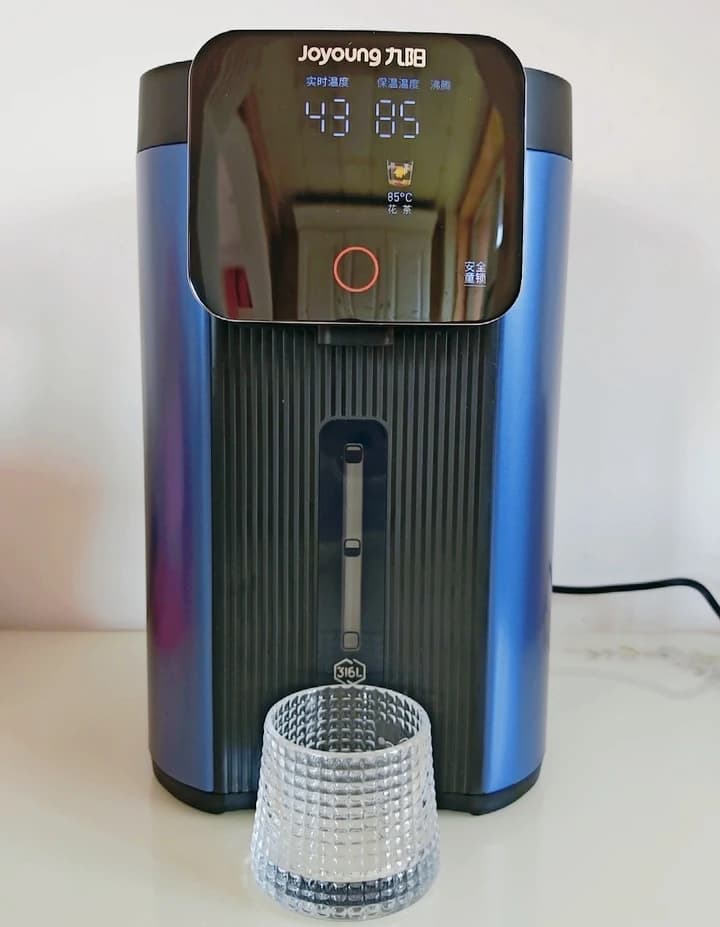 Thermostatic electric kettle - Smart Office Home All-in-One with insulation. The definitive water dispenser solution