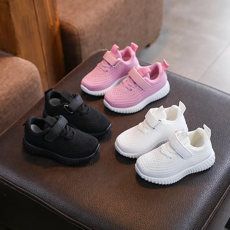 Scarpe per bambini primaverili Scarpe da ginnastica versatili per ragazza di nuova moda Comfort Suola morbida antiscivolo Scarpe da ragazzo semplici Scarpe casual classiche traspiranti
