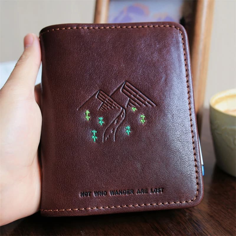 A8 and A7 quirky-style A6 notebooks with mountain and river patterns. Made of cowhide, these are student stationery notebooks.