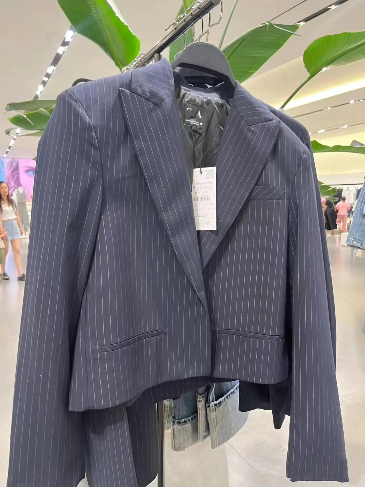 Women's Casual Short Jacket, Elegant and Comfortable Style, Long Sleeves, New Autumn Spring Collection, Polyester Fiber, Office Style