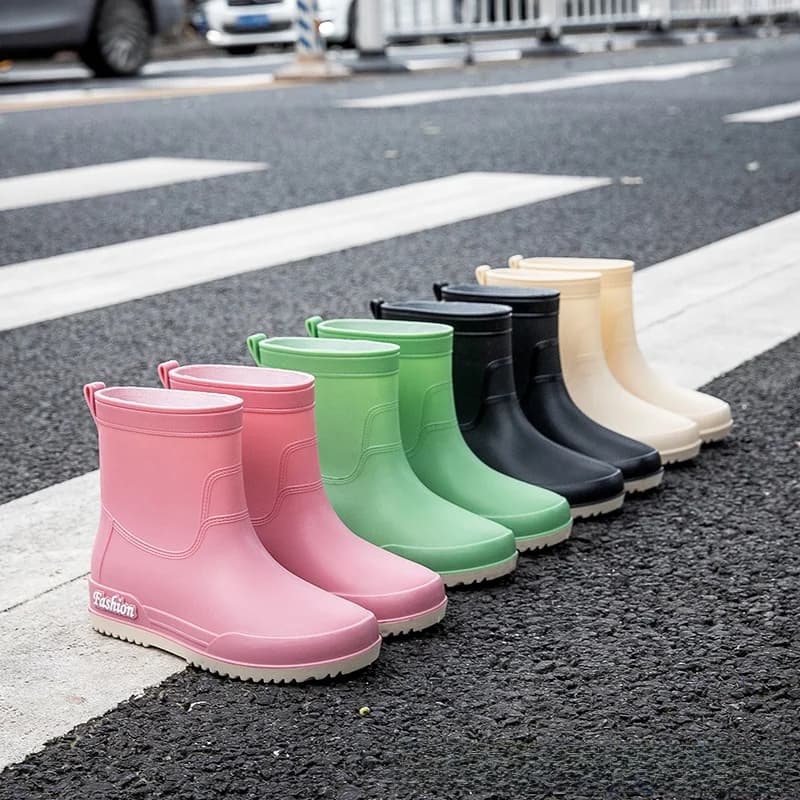 Fashionable Waterproof Non-Slip Mid-Calf Rain Boots Men's Women's Outdoor Wear Comfortable Warm All-Match Couples Rain Shoes