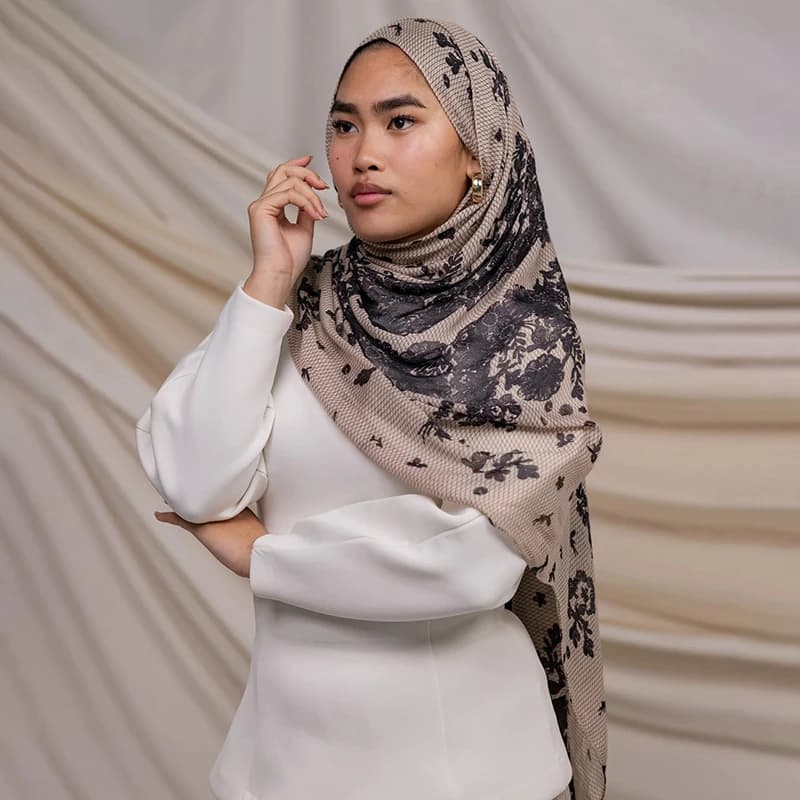 2025 Watercolour Floral Printed Modal Breathable Light Weight Soft Rayon Viscose Woven Modal Muslim Women Shawl Hijab Scarf