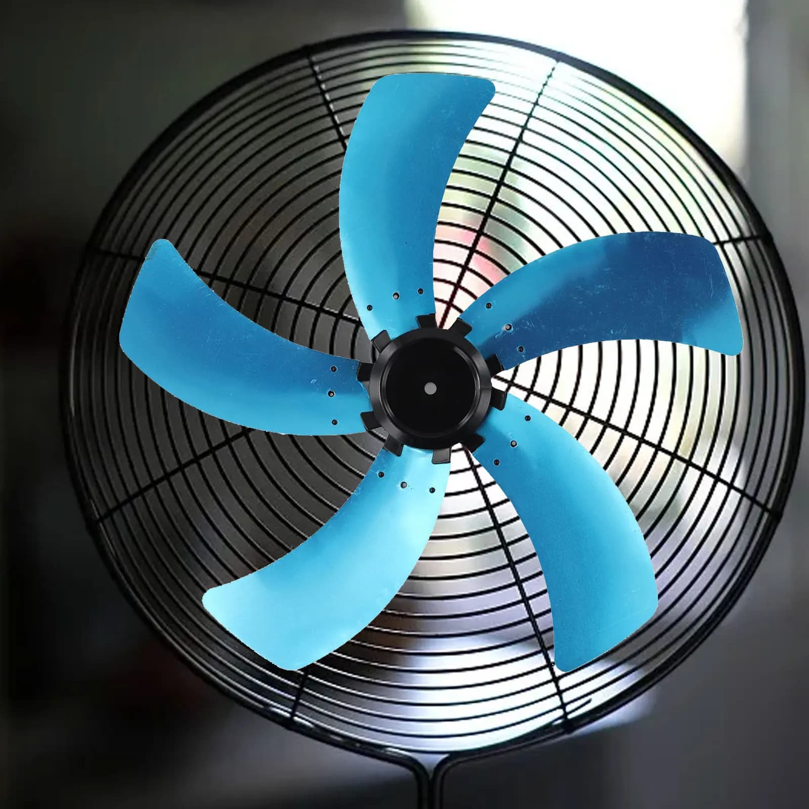 Parti del ventilatore elettrico Pala del ventilatore elettrico da 18 pollici Resistenza alle alte temperature Installazione rapida Facile smontaggio 18 pollici 42 cm