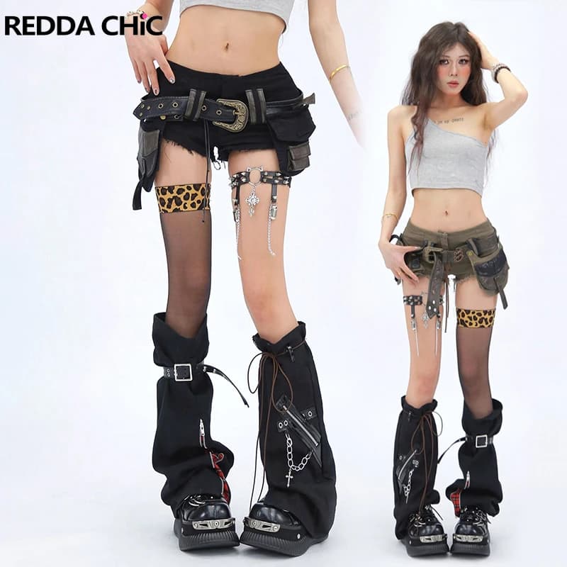REDDACHiC Rokku Gyura Borchie Cintura Pantaloncini di jeans Tasche cargo estive Sfilacciate Vita bassa Stretto Jean Corto Harajuku Y2k Pantaloni da donna