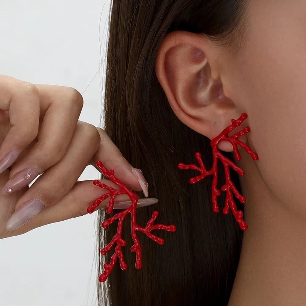 Creative Funny Coral Branch Earrings Metal Hollow Red Coral Earrings Bohemia Exaggeration Irregular Earrings Wedding
