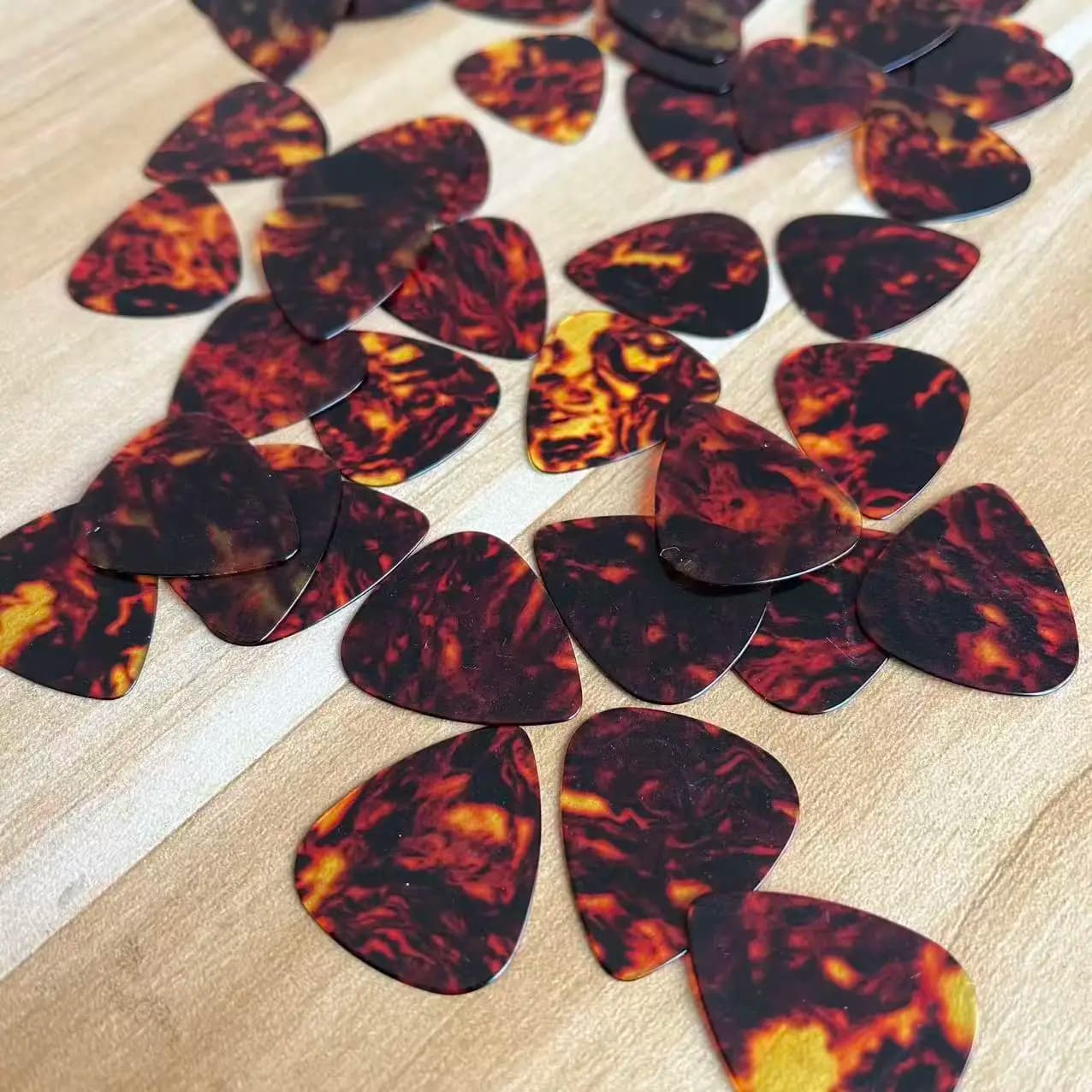 100PCS Free Shipping Tortoise Shell Color Celluloid Guitar Picks