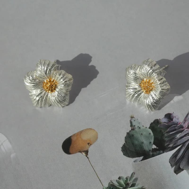 Orecchini con fiori margherita freschi e delicati, orecchini a bottone da donna, design di nicchia, stile elegante, versatile, semplice, nuovo e popolare