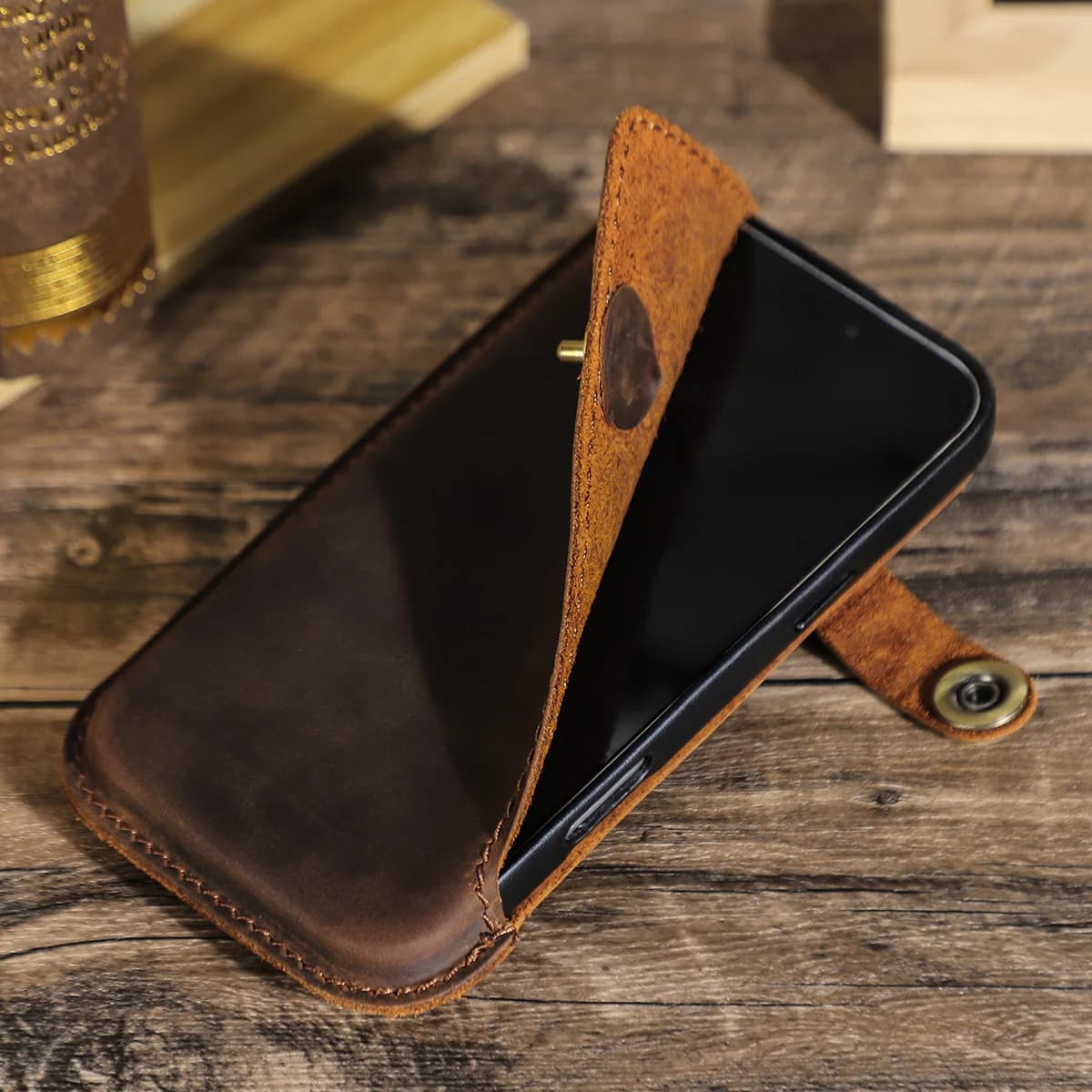 CONTACT'S Marsupio in Vera Pelle per Uomo, Porta Telefono Fatto a Mano per Dispositivi fino a 6.7", Borsa da Cintura per iPhone 16 Pro Max