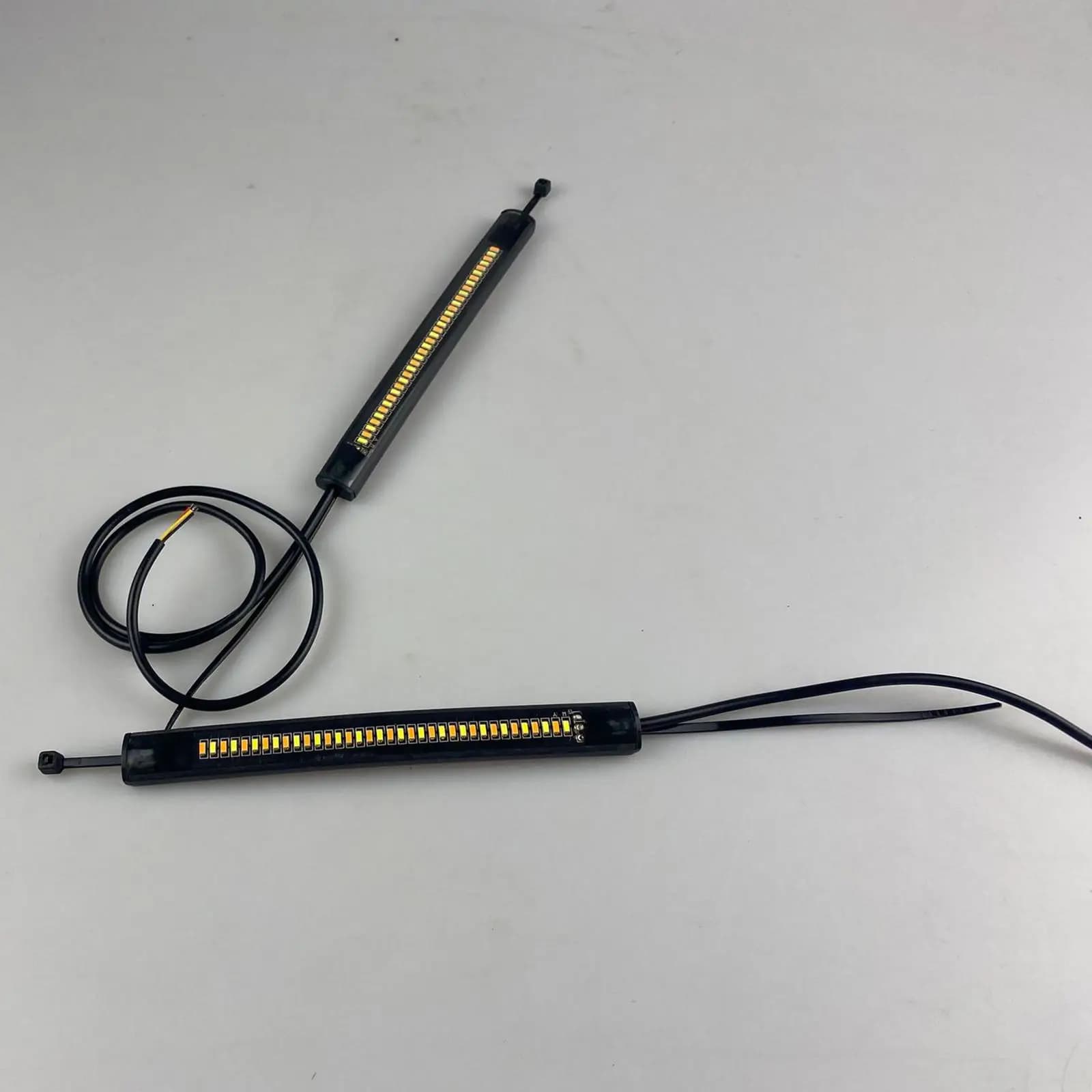 Striscia LED per Moto, Indicatore di Direzione Ambrato Regolabile, Luce Posteriore per Accessori Scooter e Bici