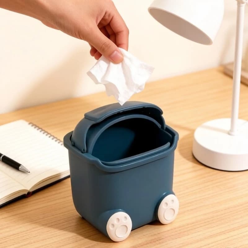 Mini Cestino per Rifiuti Kawaii, Bidone della Spazzatura da Scrivania per Casa e Ufficio, Contenitore per Rifiuti Carino a Forma di Cartone Animato, Decorazione per la Cameretta dei Bambini