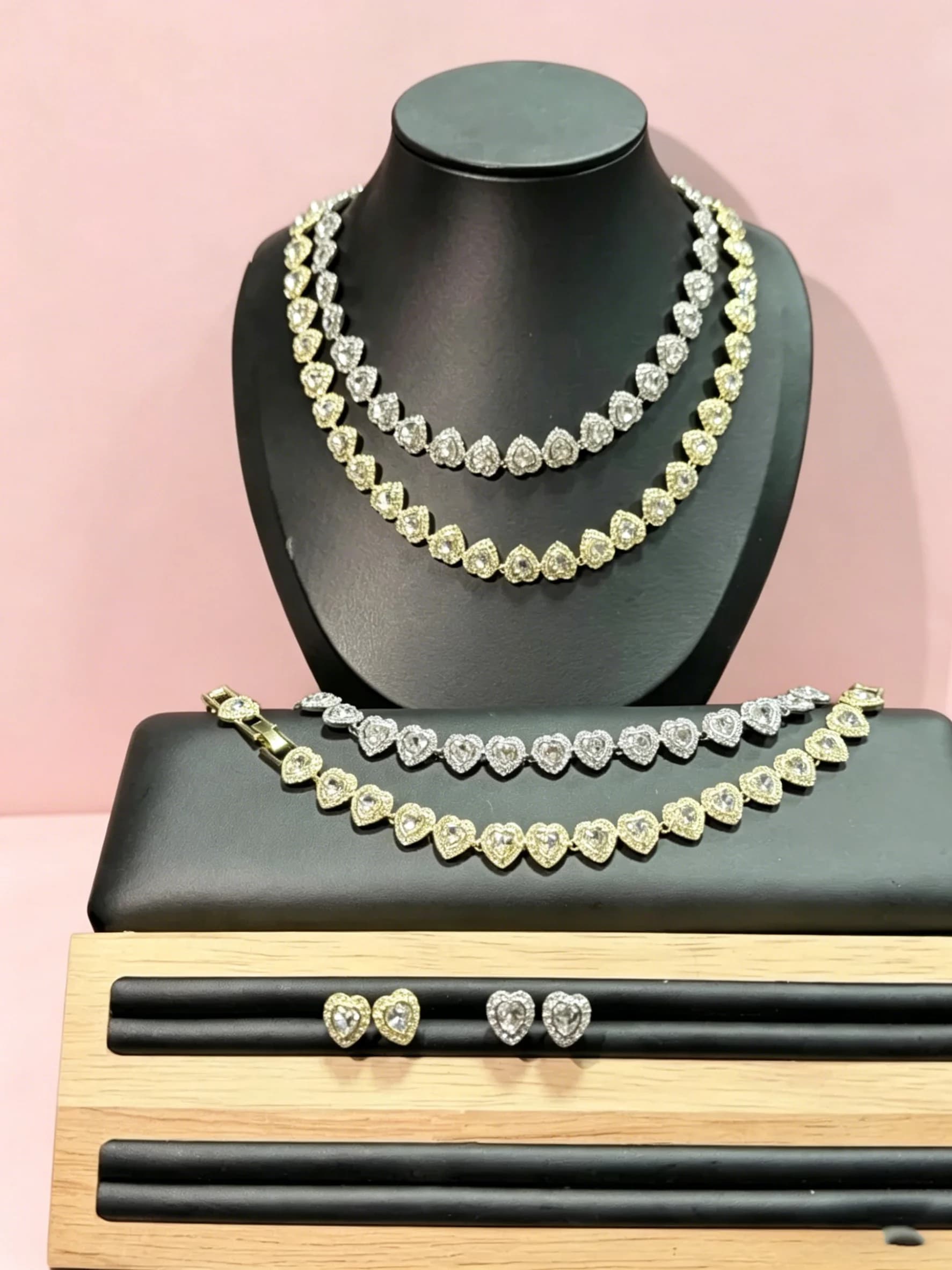 Set di Tre Pezzi a Forma di Cuore di Lusso 2026, Collana, Orecchini e Bracciale di Alta Gamma, Gioielli Preferiti per Feste