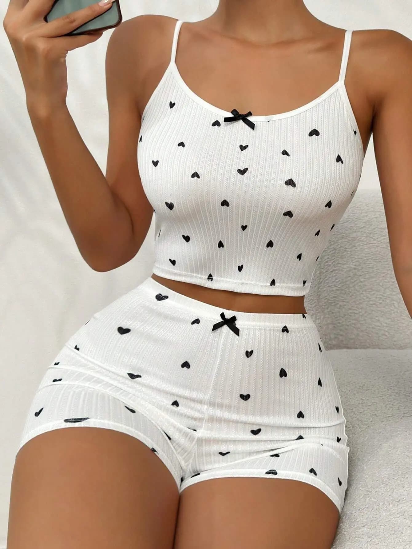 Indumenti da notte estivi da donna Pigiama da 2 pezzi Set con stampa a cuore Top corto casual senza schienale e pantaloncini a vita alta Loungewear
