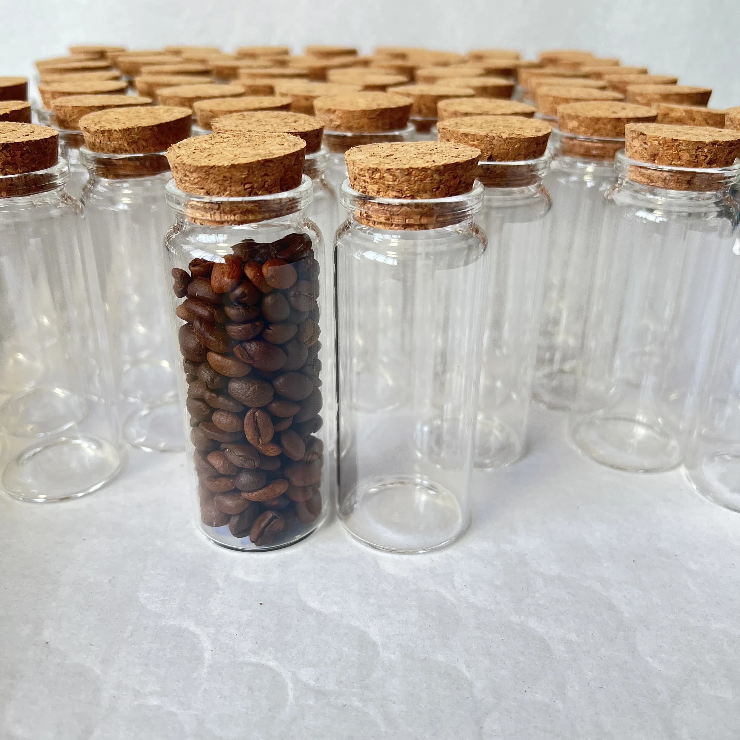8//15/20 Pcs 70ml Bottiglie di vetro Tappo di sughero Barattoli di spezie Contenitore di caramelle Barattoli piccoli Mini contenitori trasparenti Decorazione della stanza di stoccaggio delle erbe
