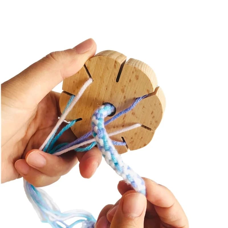 Montessori Toys Braiding Game for Girls Boys Wood Small Weaving Loom Bracelet Knitting Kids Fouces and Patience Trainning