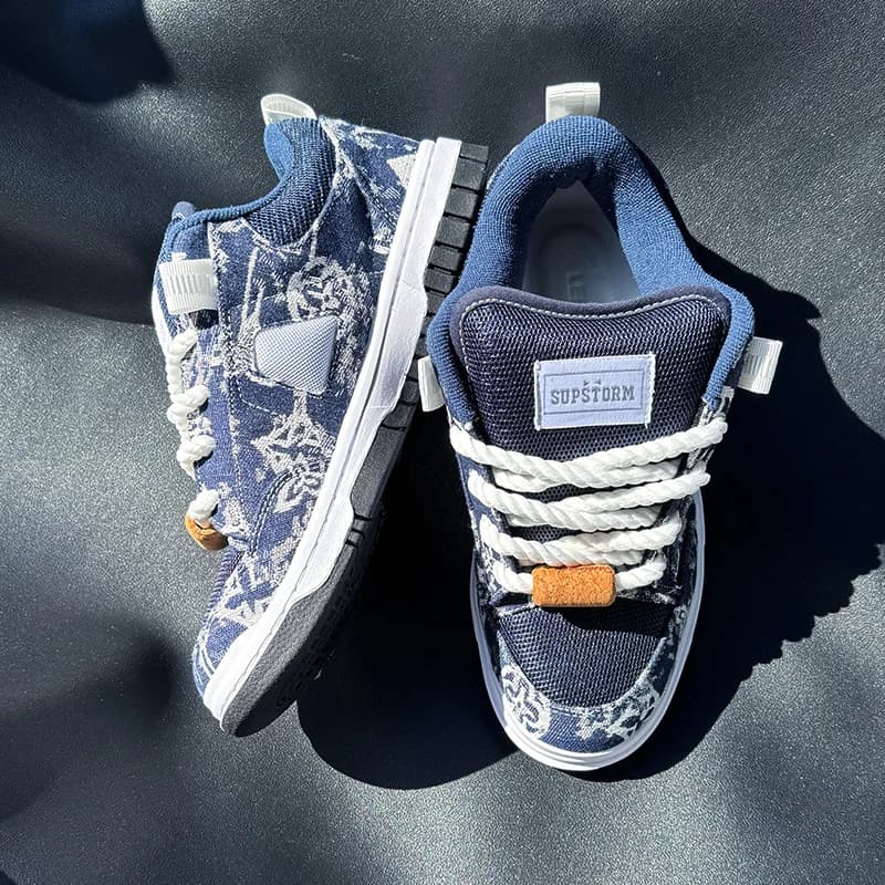 New Style Navy Blue Printed Loafers, Large Size Men's Trendy Sneakers, Versatile Canvas Shoes, Comfortable Non-Slip Stylish Shoes