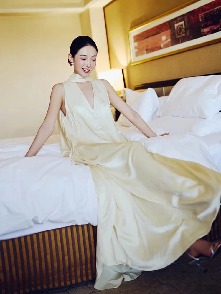 Elegant Satin Morning Shoot Engagement Dress Women's Wedding Dress Hanging Neck Wine Offering Dress Long A-Line Skirt