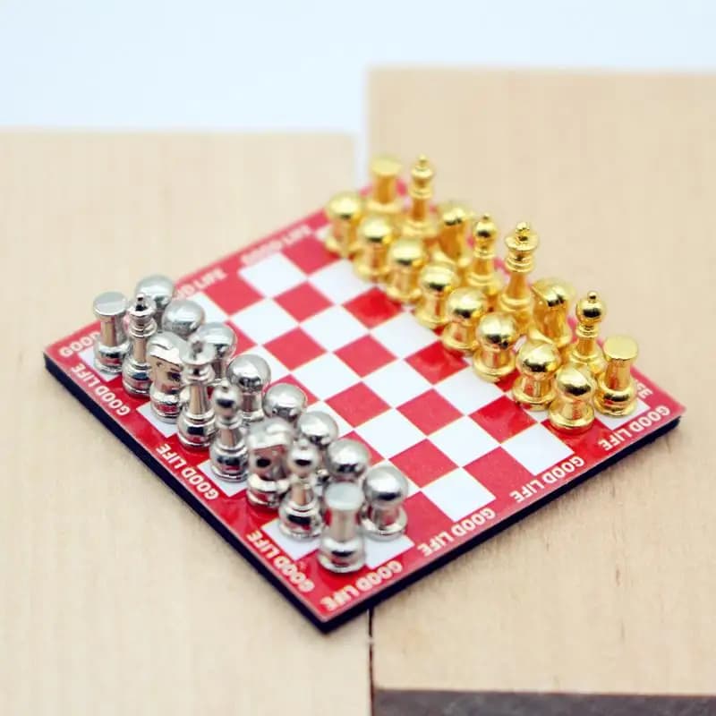 1 Set Decorazione di scena 1:12 Casa delle bambole in miniatura Simulazione Mini gioco da tavolo magnetico per scacchi Modello da tavolo rosso per accessori per bambole