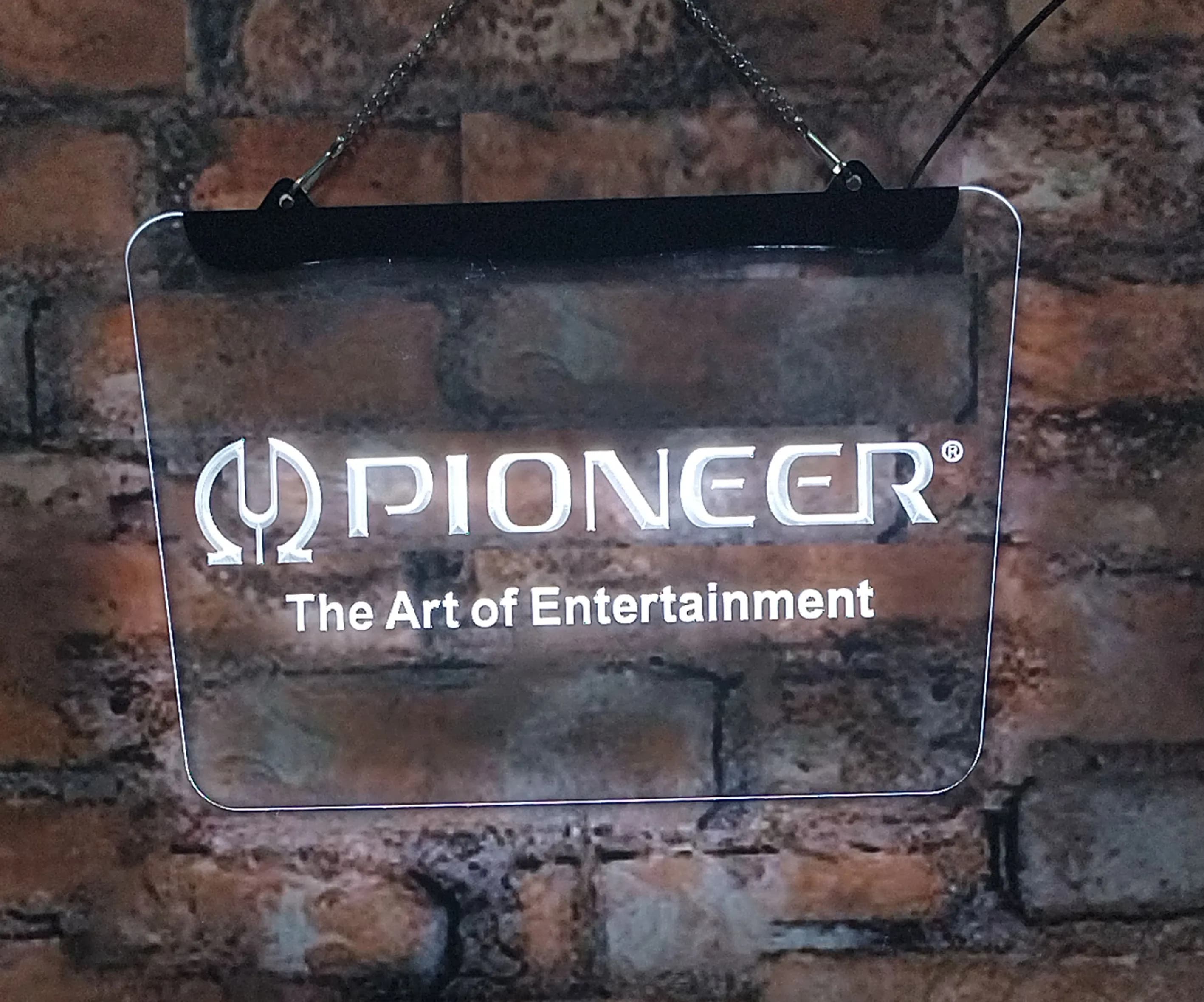 Pioneer vu mostra la decorazione della stanza in cartone acrilico con insegna al neon, arte da parete luminosa per interni, giallo rosso 30 * 40 per la grotta da uomo del negozio