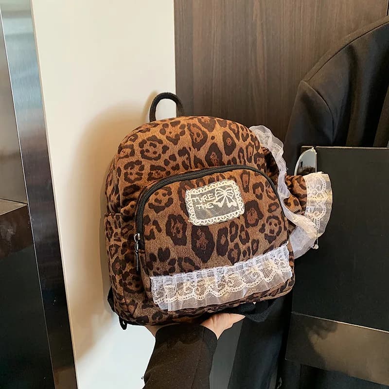 Backpack with printed leopard from the design of niche style preppy2025Beauty for women Melad autumn winter simple and elegant