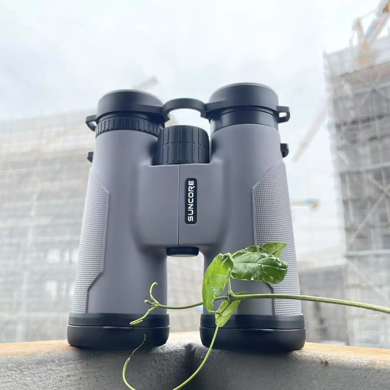 Binocolo SUNCORE 10x42 - Binocolo Portatile ad Alte Prestazioni per Osservazione delle Stelle, Caccia e Avventure all'Aperto