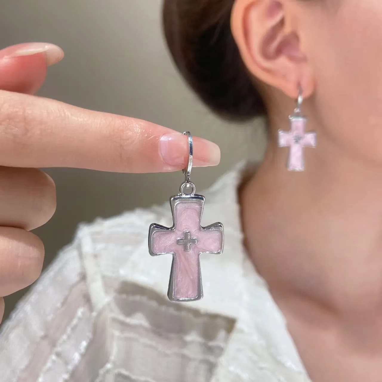 Y2K Goth Pink Heart Corss Earrings Retro Egirl Cute Kawaii Pendant Earrings Jewelry for Women Girls Earhoop Stud Earring