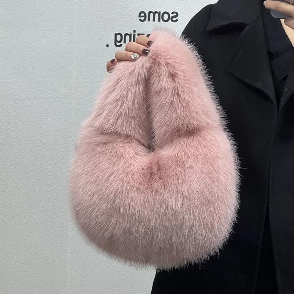 Luxury Half Moon Bag in Morbida Synthetic Pelliccia, Winter Women's Bag, Party Fees, Casual Bag