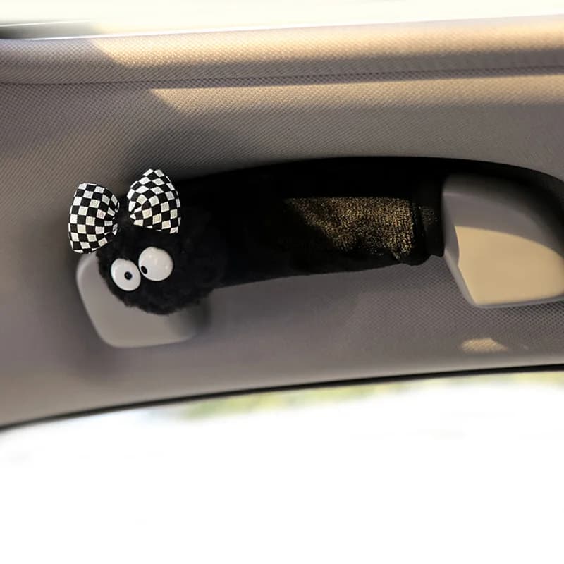 Simpatico cartone animato Palla di carbone Bambola Interni per auto Maniglia per porta Copertura Universale in peluche Custodia per freno a mano Protezione per supporto per tetto automatico